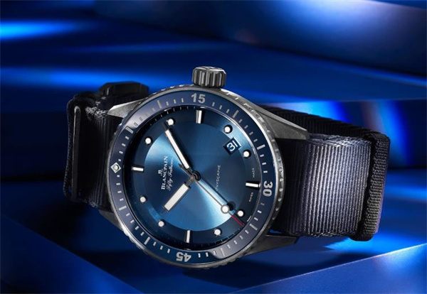 灰尘、汗渍、油光…宝珀洗澡全步骤揭秘（图）